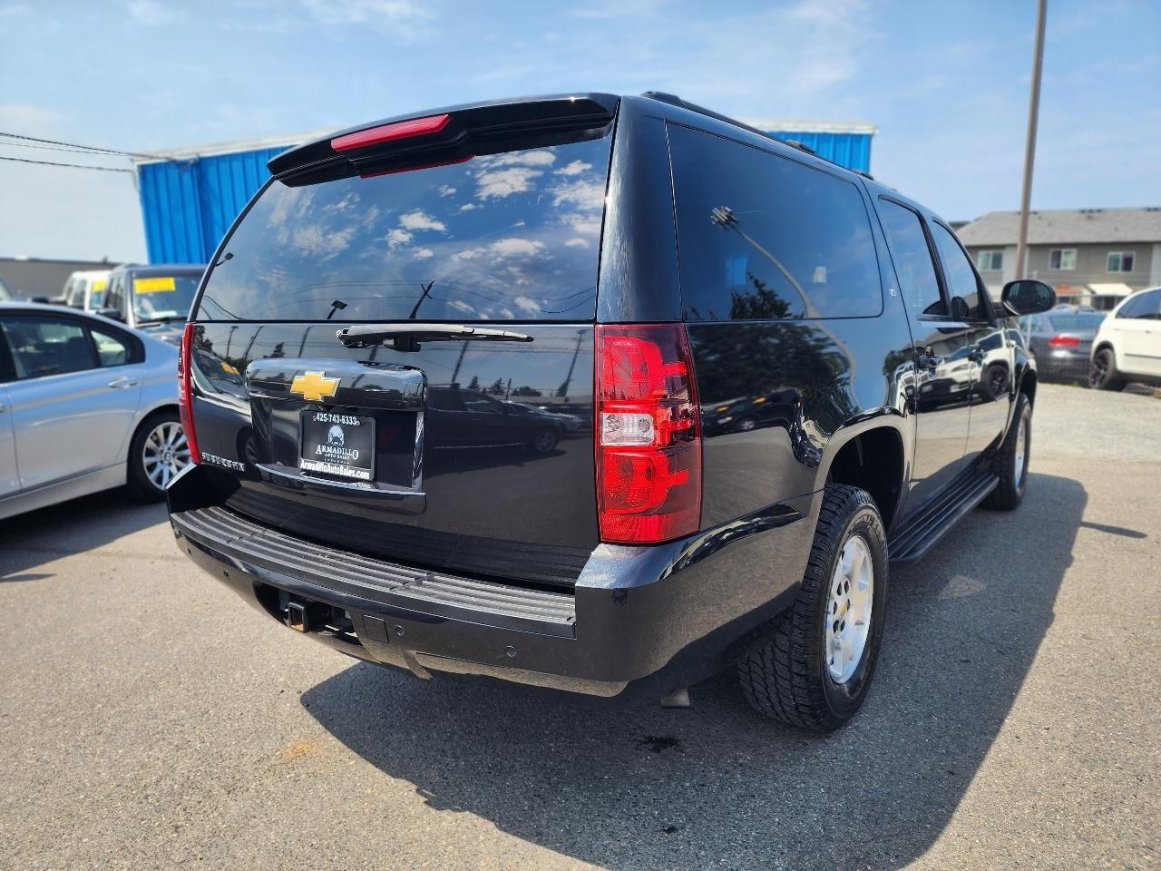 Chevrolet Suburban LT 1500 4WD 2013