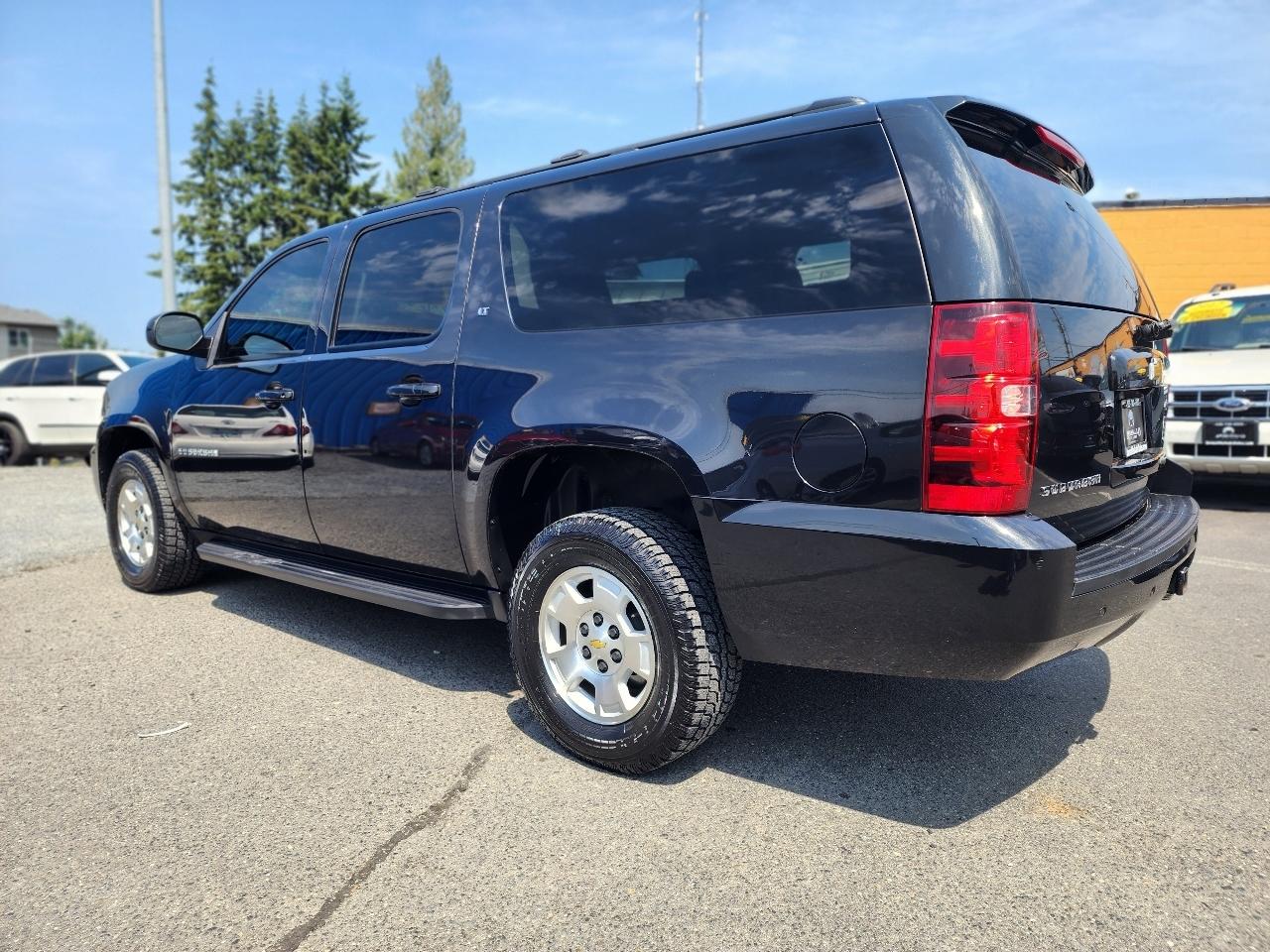 Chevrolet Suburban LT 1500 4WD 2013