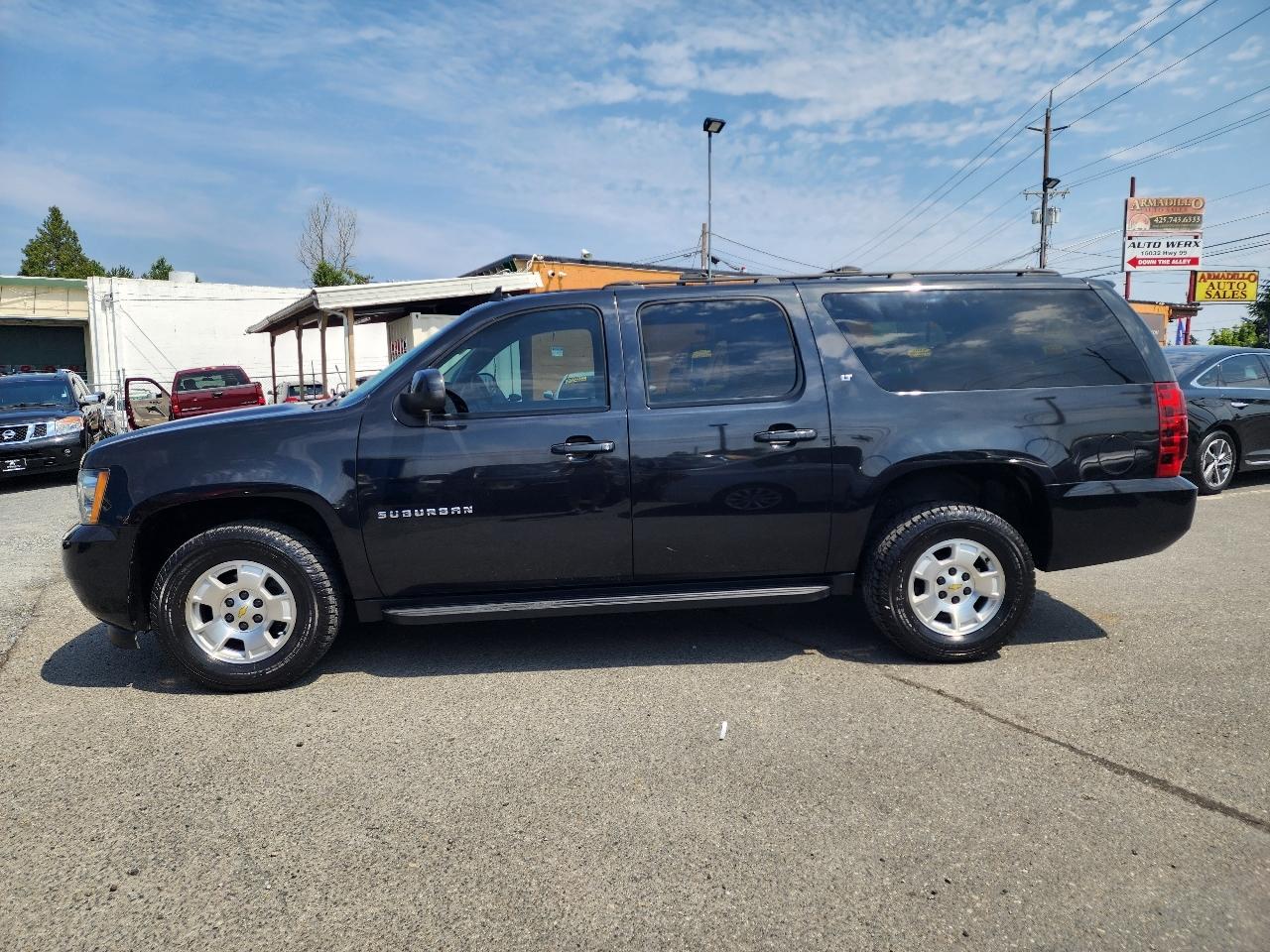 Chevrolet Suburban LT 1500 4WD 2013