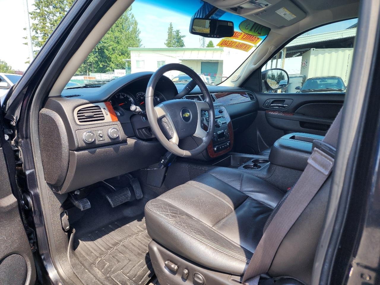Chevrolet Suburban LT 1500 4WD 2013