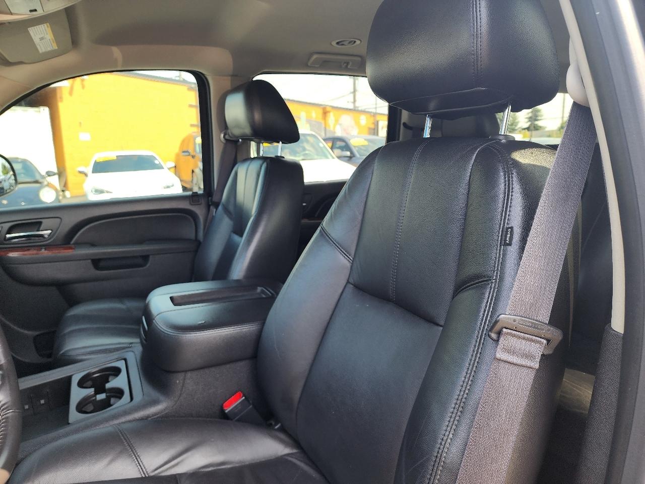 Chevrolet Suburban LT 1500 4WD 2013