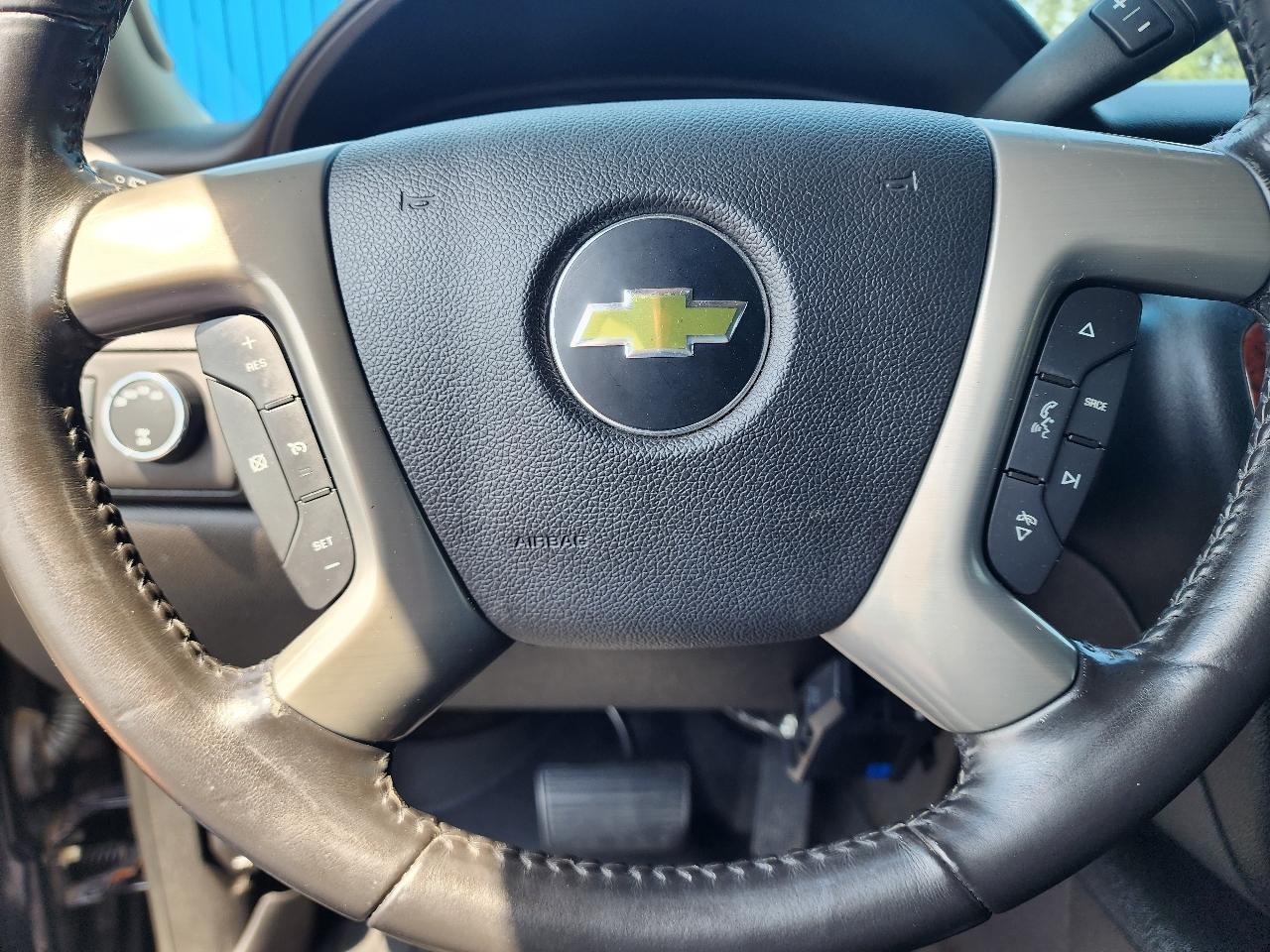 Chevrolet Suburban LT 1500 4WD 2013