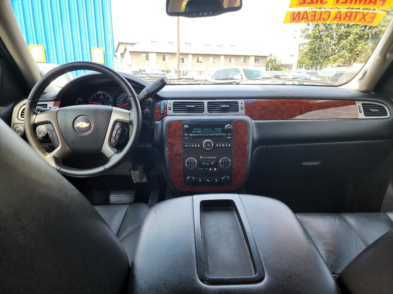 Chevrolet Suburban LT 1500 4WD 2013