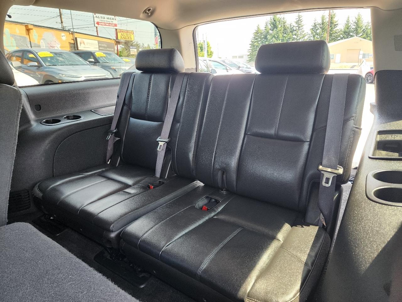 Chevrolet Suburban LT 1500 4WD 2013