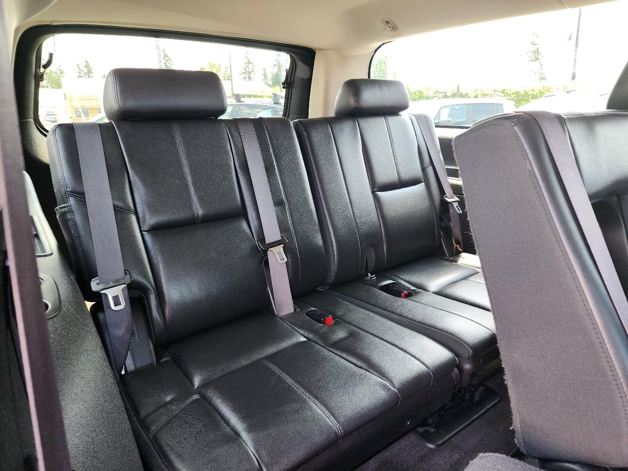 Chevrolet Suburban LT 1500 4WD 2013