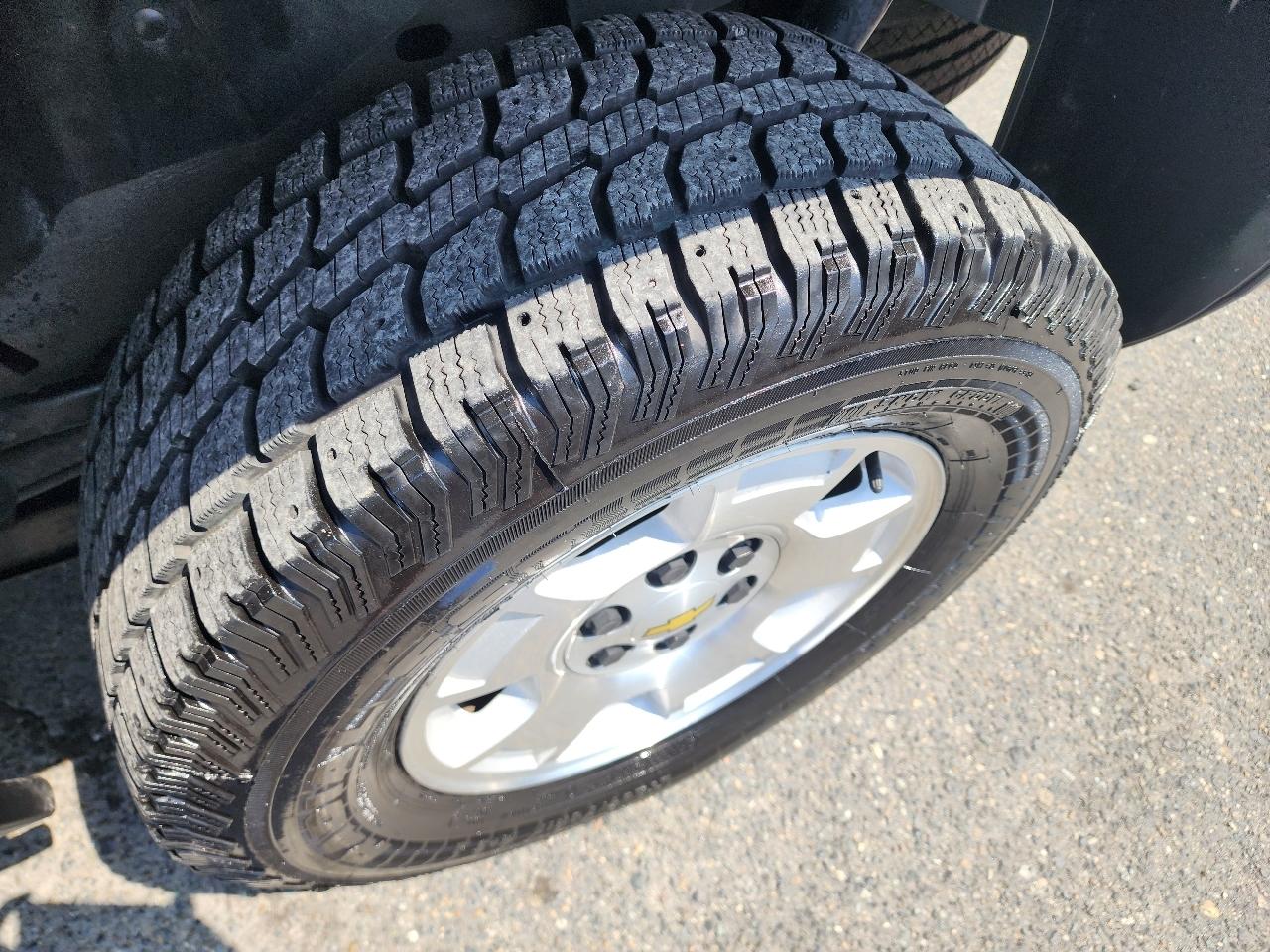 Chevrolet Suburban LT 1500 4WD 2013