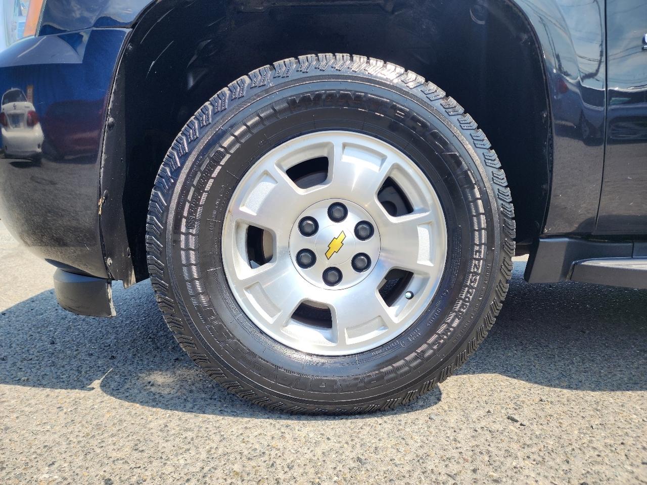 Chevrolet Suburban LT 1500 4WD 2013
