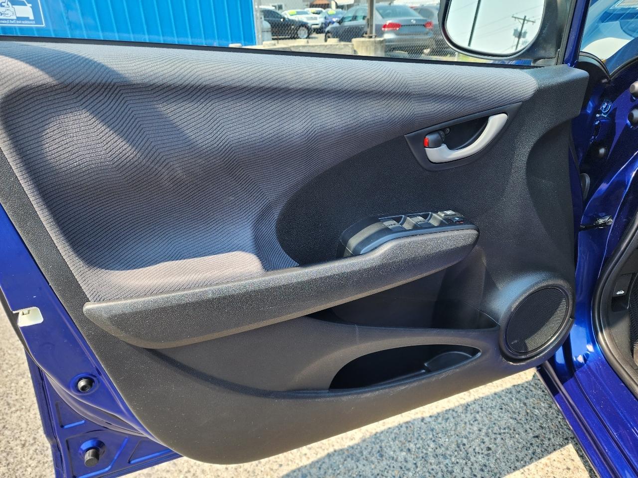 Honda Fit 5dr HB Man 2011