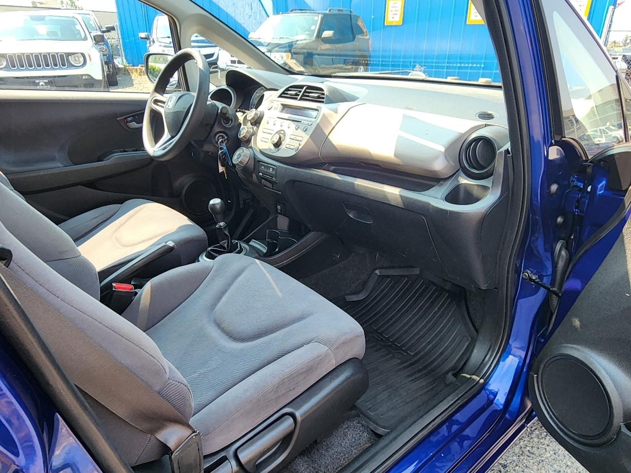 Honda Fit 5dr HB Man 2011