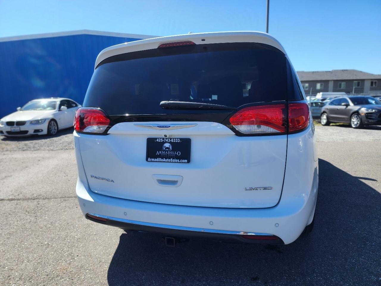 Chrysler Pacifica Limited 2018