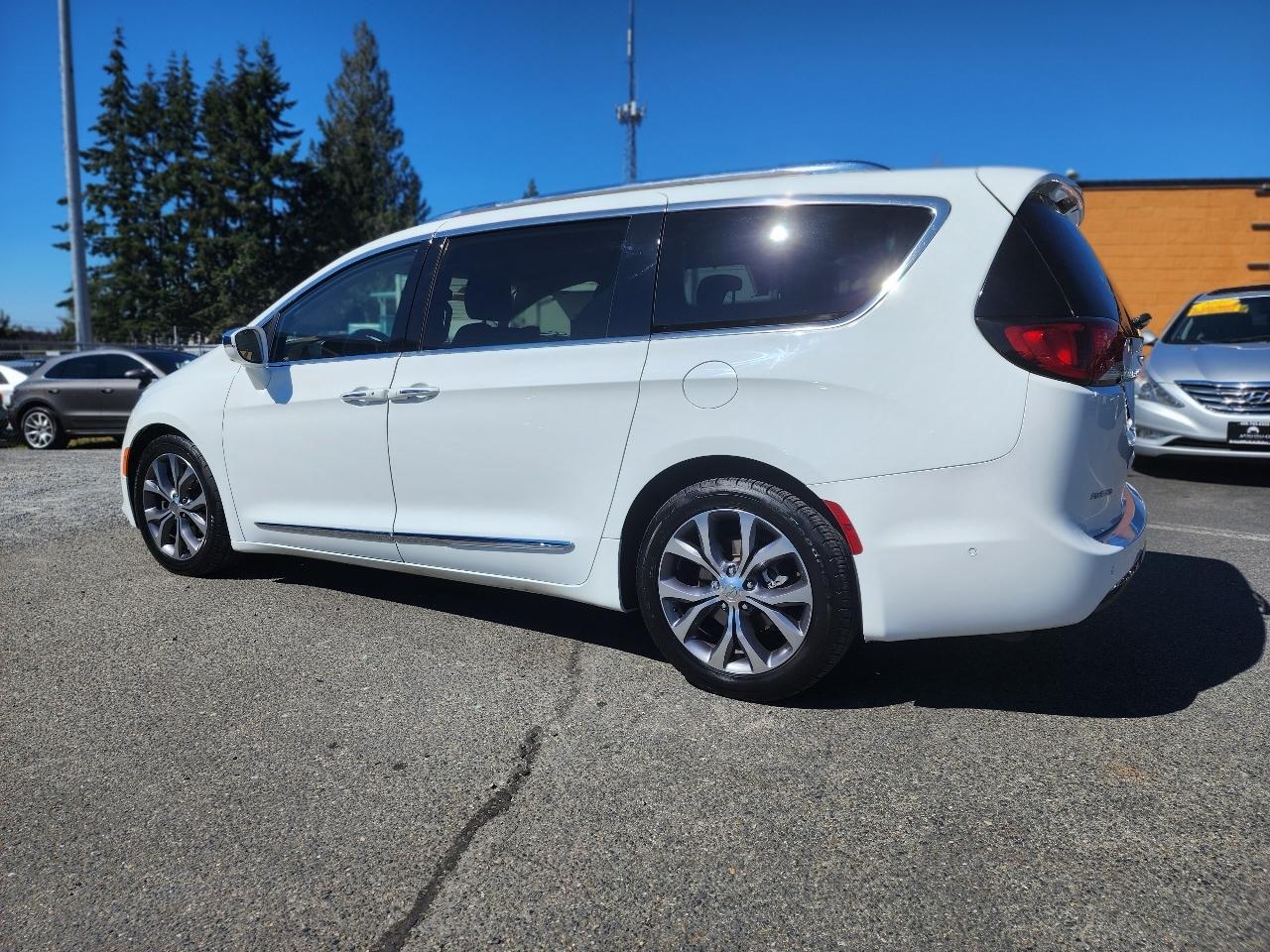 Chrysler Pacifica Limited 2018