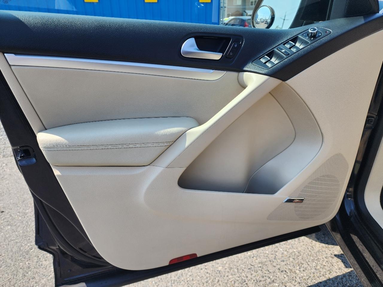 Volkswagen Tiguan 4WD 4dr Auto SEL w/Premium Nav & Dynaudio 2012