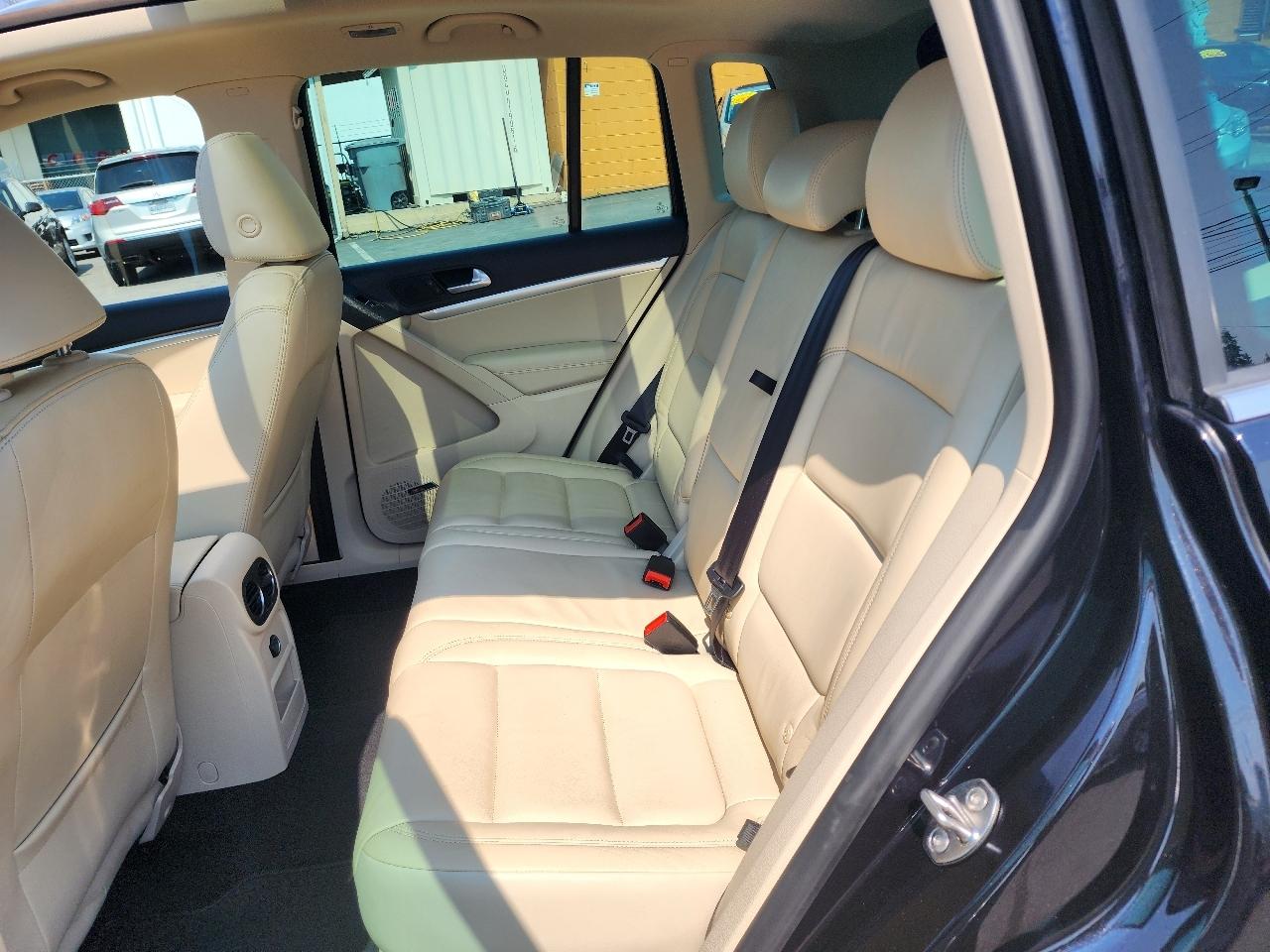 Volkswagen Tiguan 4WD 4dr Auto SEL w/Premium Nav & Dynaudio 2012