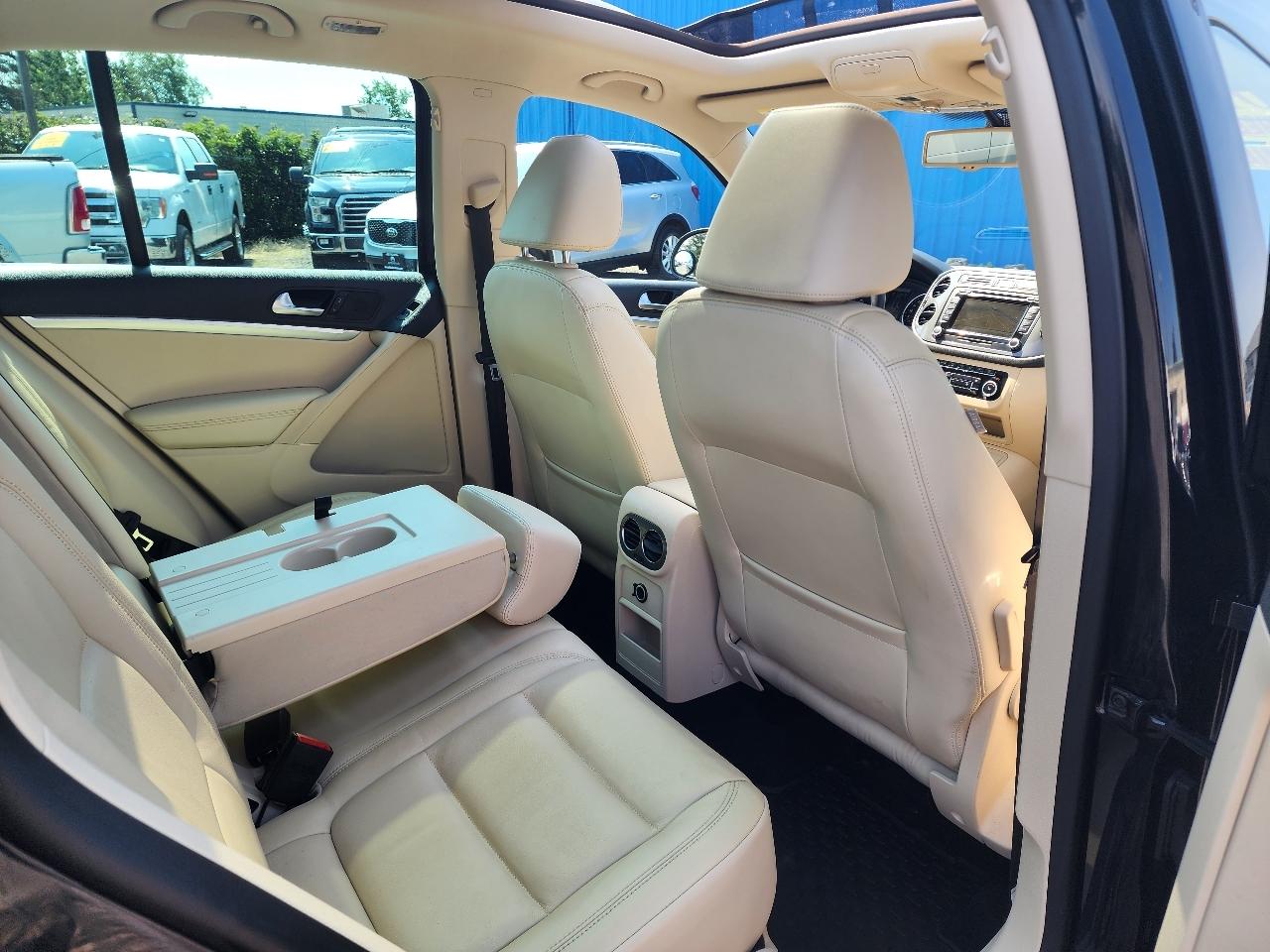 Volkswagen Tiguan 4WD 4dr Auto SEL w/Premium Nav & Dynaudio 2012
