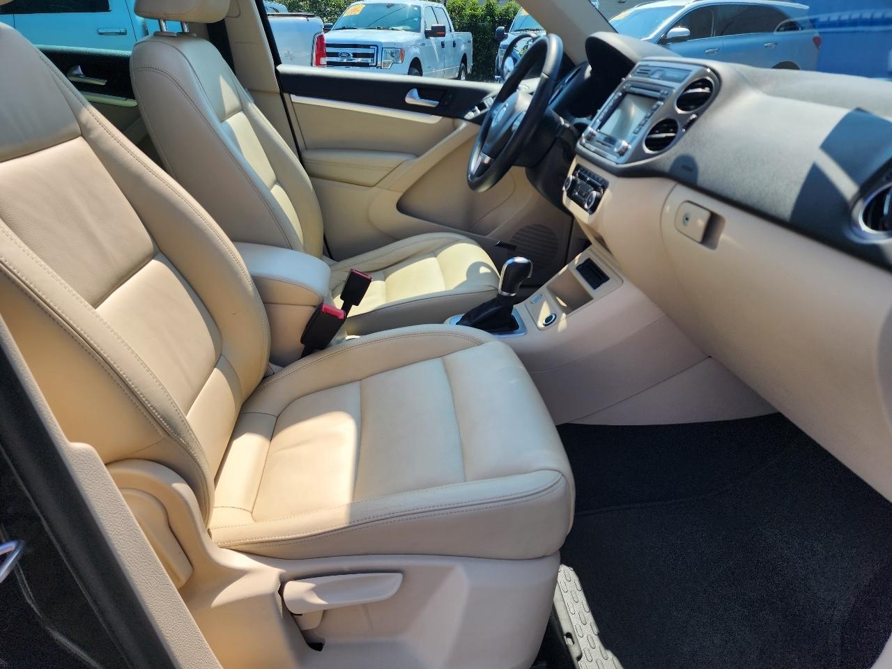 Volkswagen Tiguan 4WD 4dr Auto SEL w/Premium Nav & Dynaudio 2012