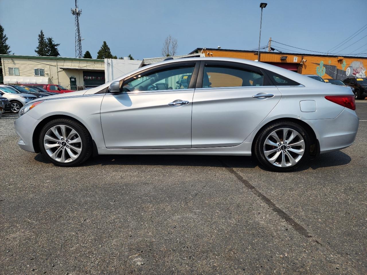 Hyundai Sonata 4dr Sdn 2.4L Auto SE 2011