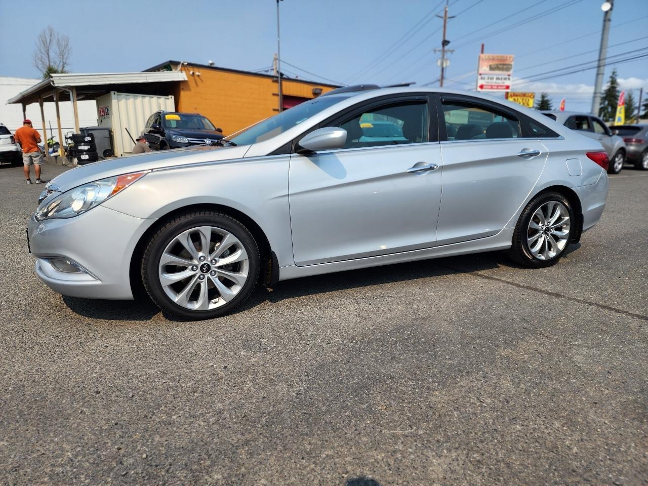 Hyundai Sonata 4dr Sdn 2.4L Auto SE 2011