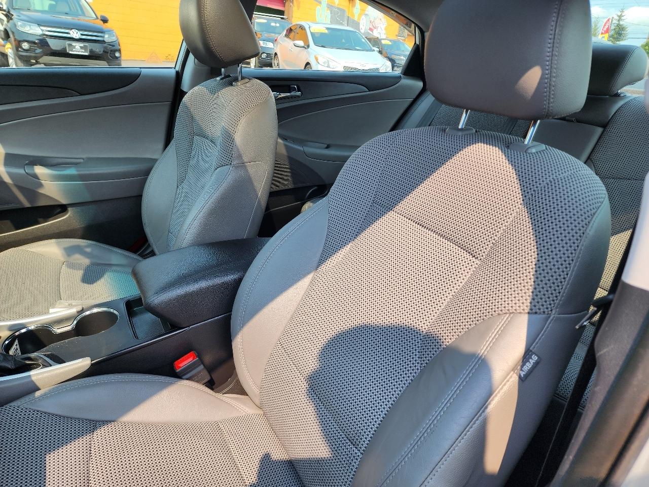 Hyundai Sonata 4dr Sdn 2.4L Auto SE 2011