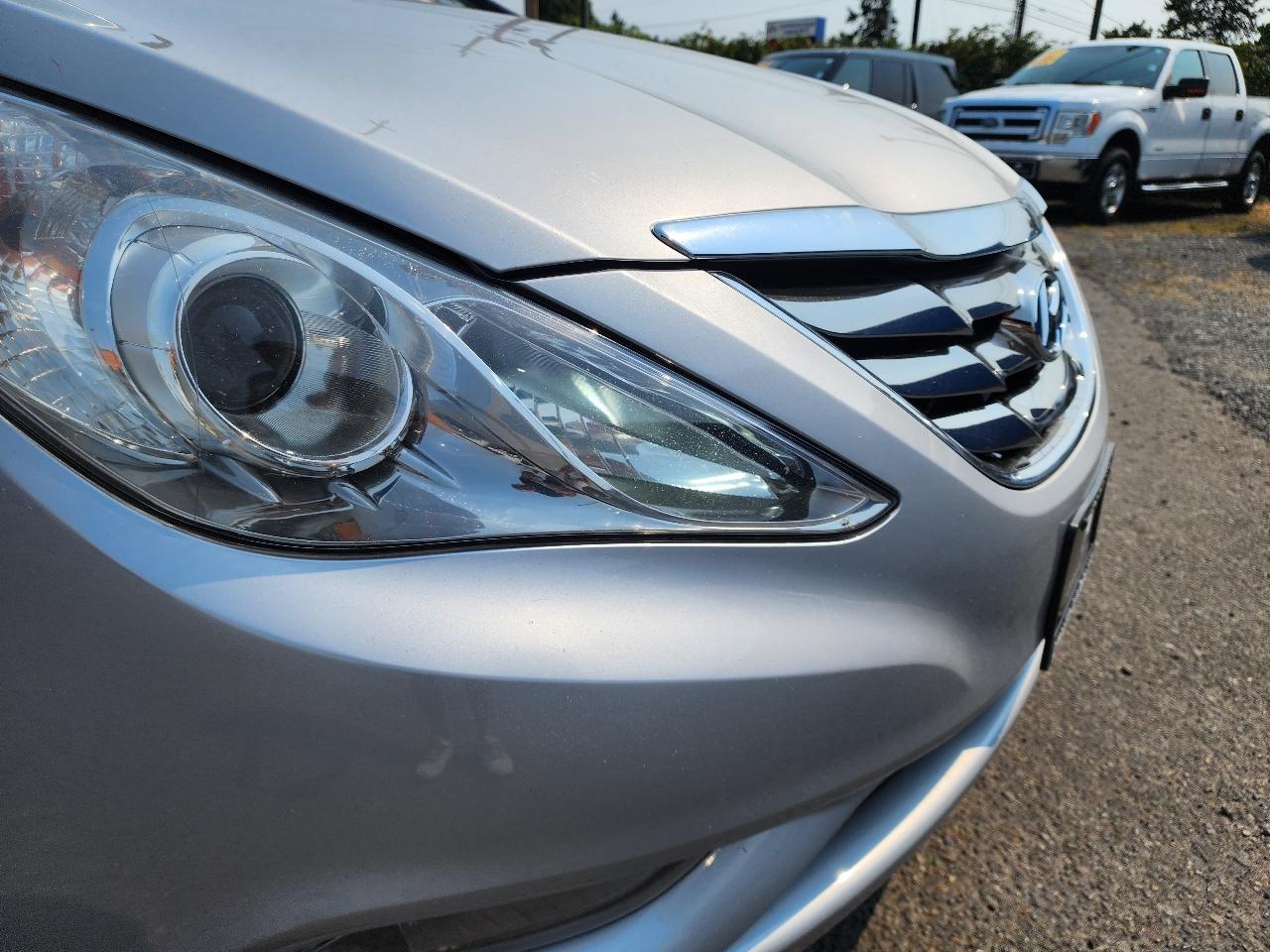 Hyundai Sonata 4dr Sdn 2.4L Auto SE 2011