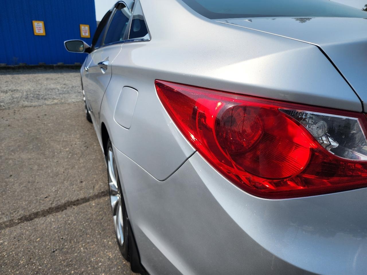 Hyundai Sonata 4dr Sdn 2.4L Auto SE 2011