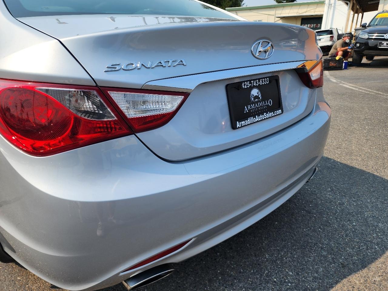 Hyundai Sonata 4dr Sdn 2.4L Auto SE 2011