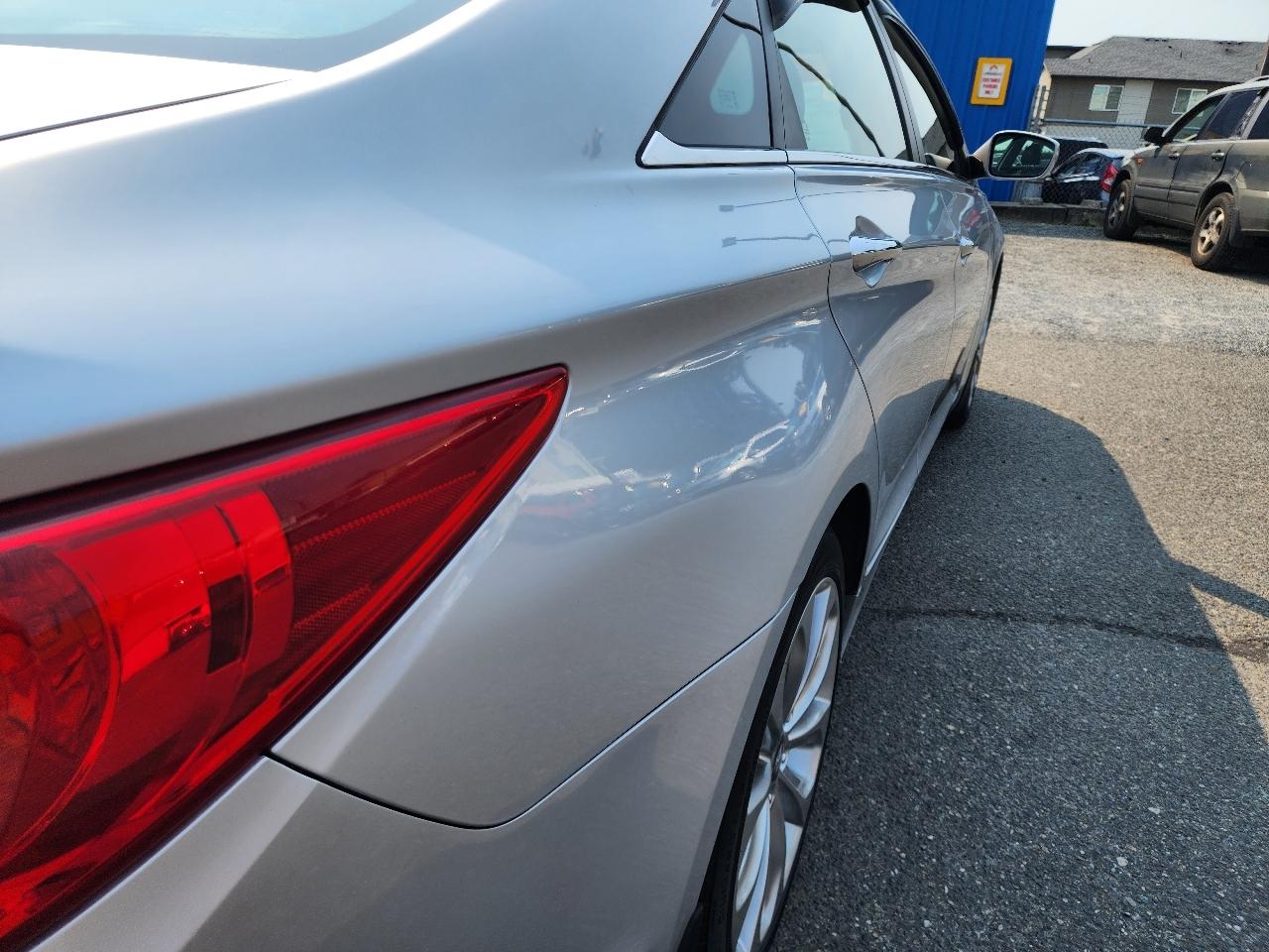 Hyundai Sonata 4dr Sdn 2.4L Auto SE 2011