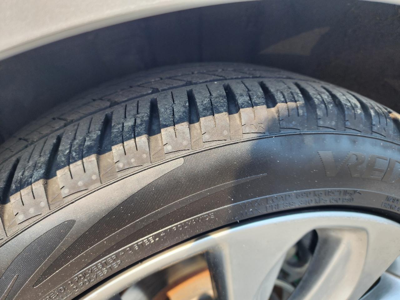 Hyundai Sonata 4dr Sdn 2.4L Auto SE 2011