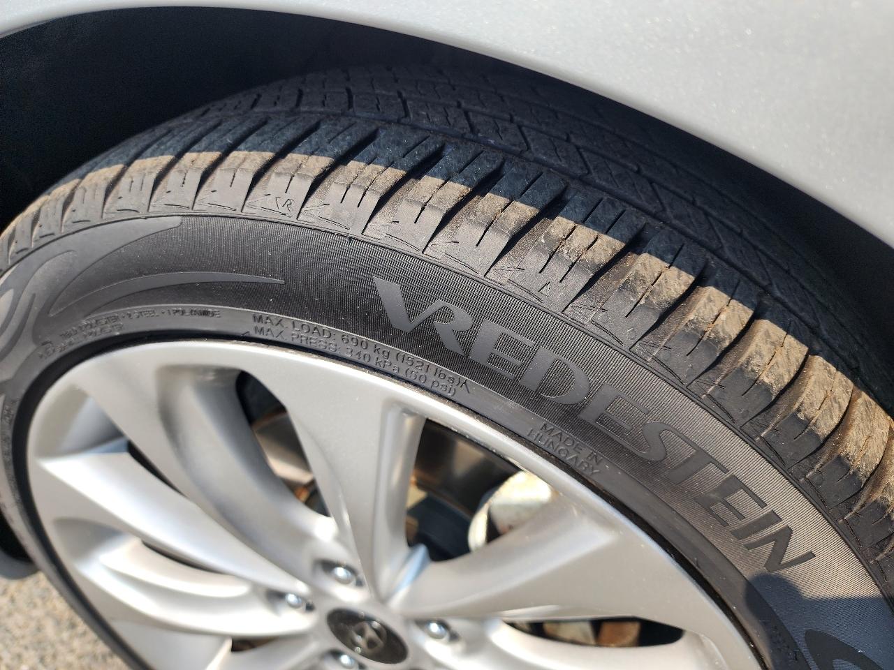 Hyundai Sonata 4dr Sdn 2.4L Auto SE 2011