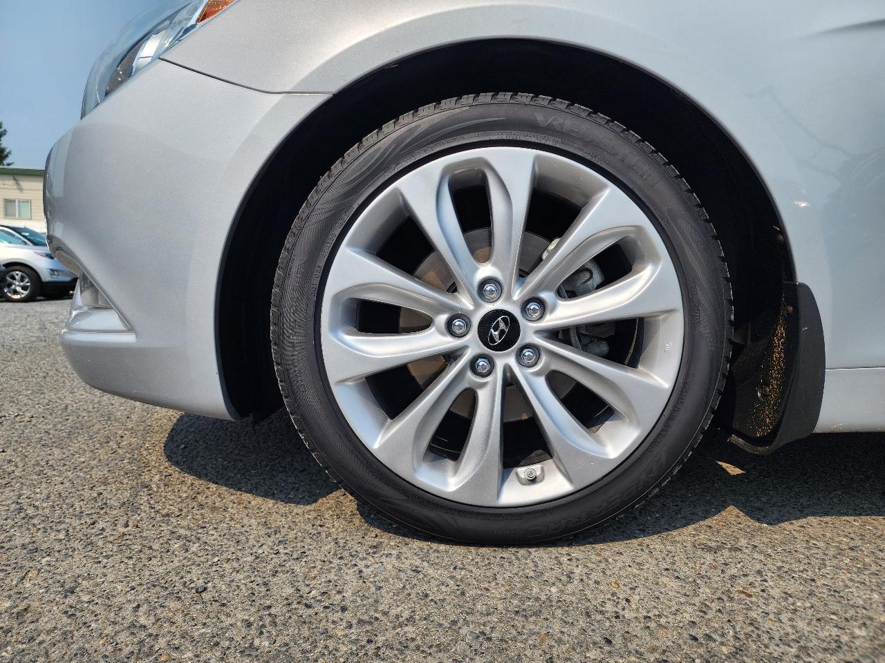 Hyundai Sonata 4dr Sdn 2.4L Auto SE 2011