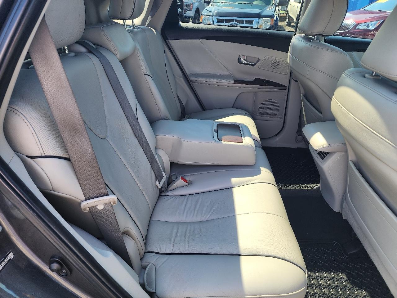 Toyota Venza  2010