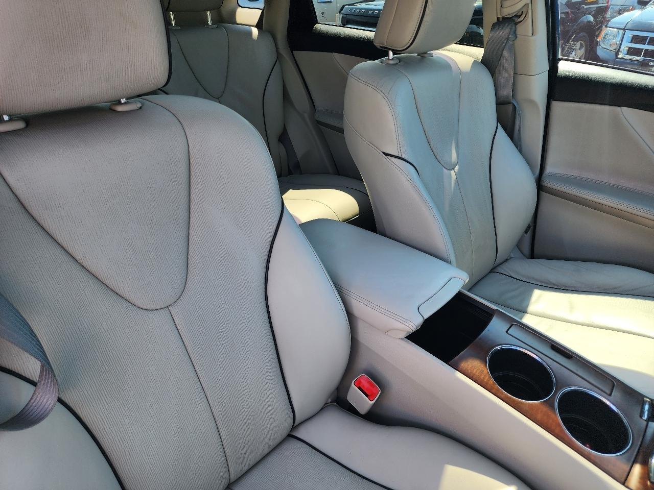 Toyota Venza  2010