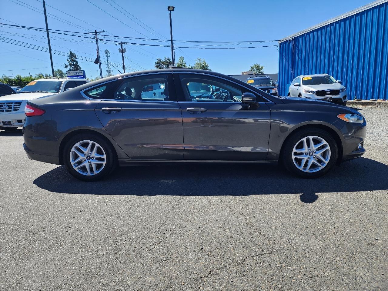Ford Fusion SE 2016