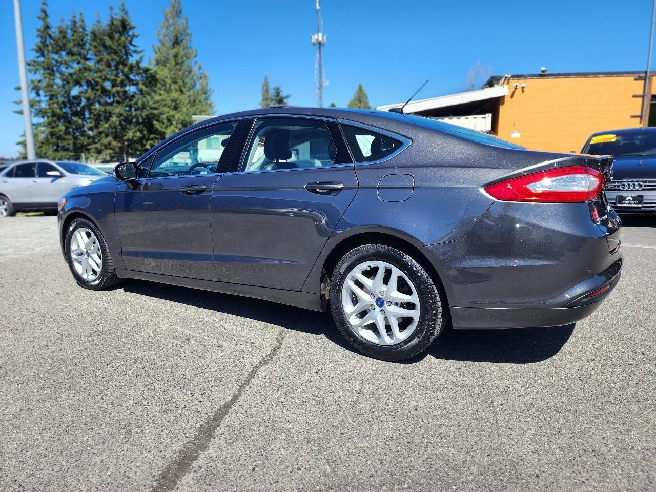 Ford Fusion SE 2016
