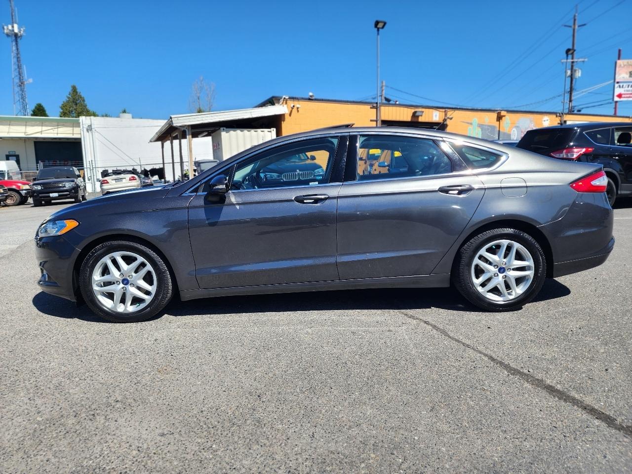 Ford Fusion SE 2016