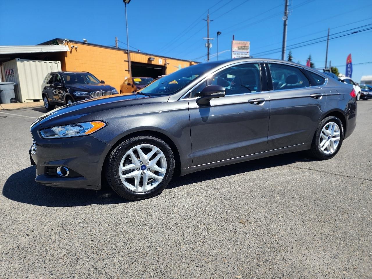 Ford Fusion SE 2016