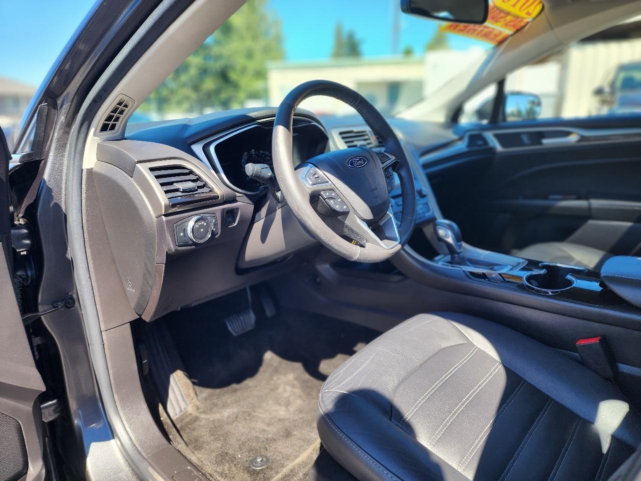 Ford Fusion SE 2016