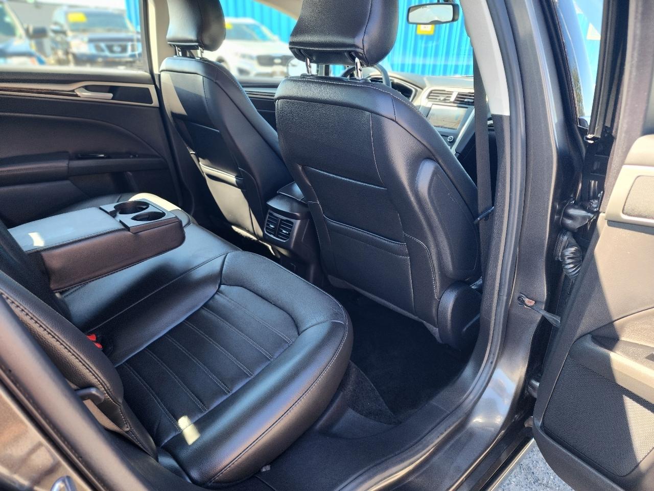 Ford Fusion SE 2016