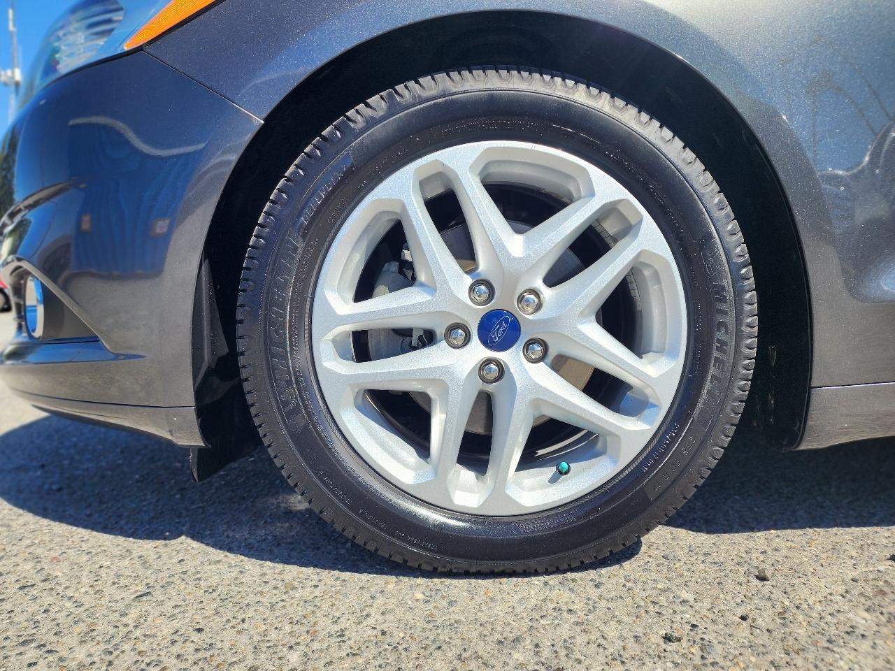 Ford Fusion SE 2016