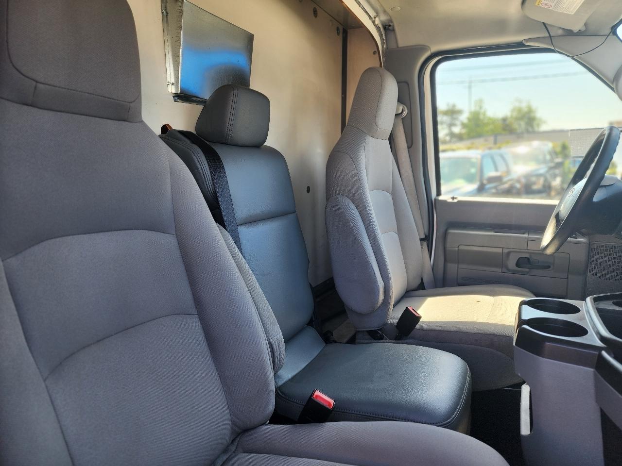 Ford E-Series Cutaway E-350 SRW 138" WB 2018