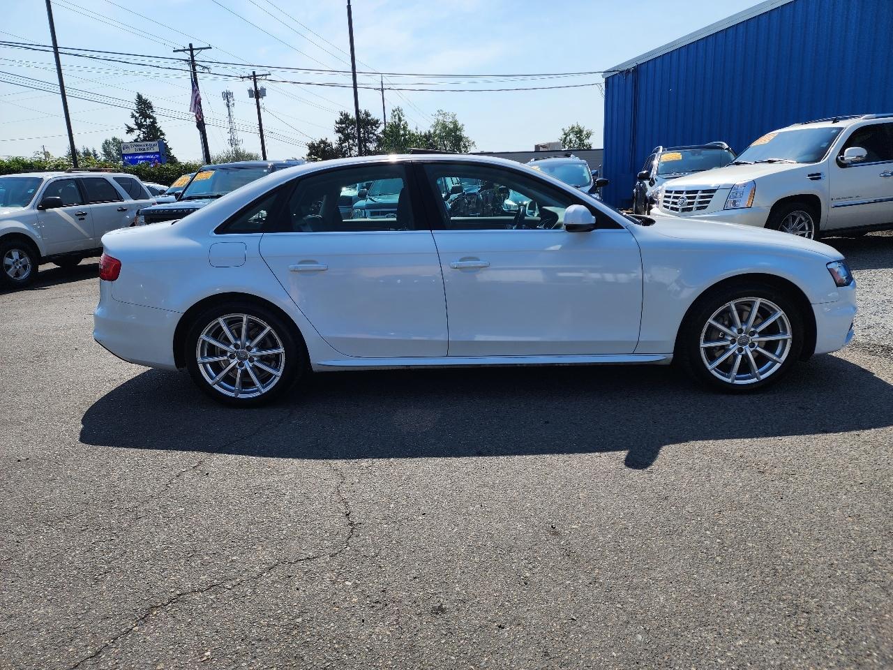 Audi A4 4dr Sdn Auto quattro 2.0T Premium Plus 2014