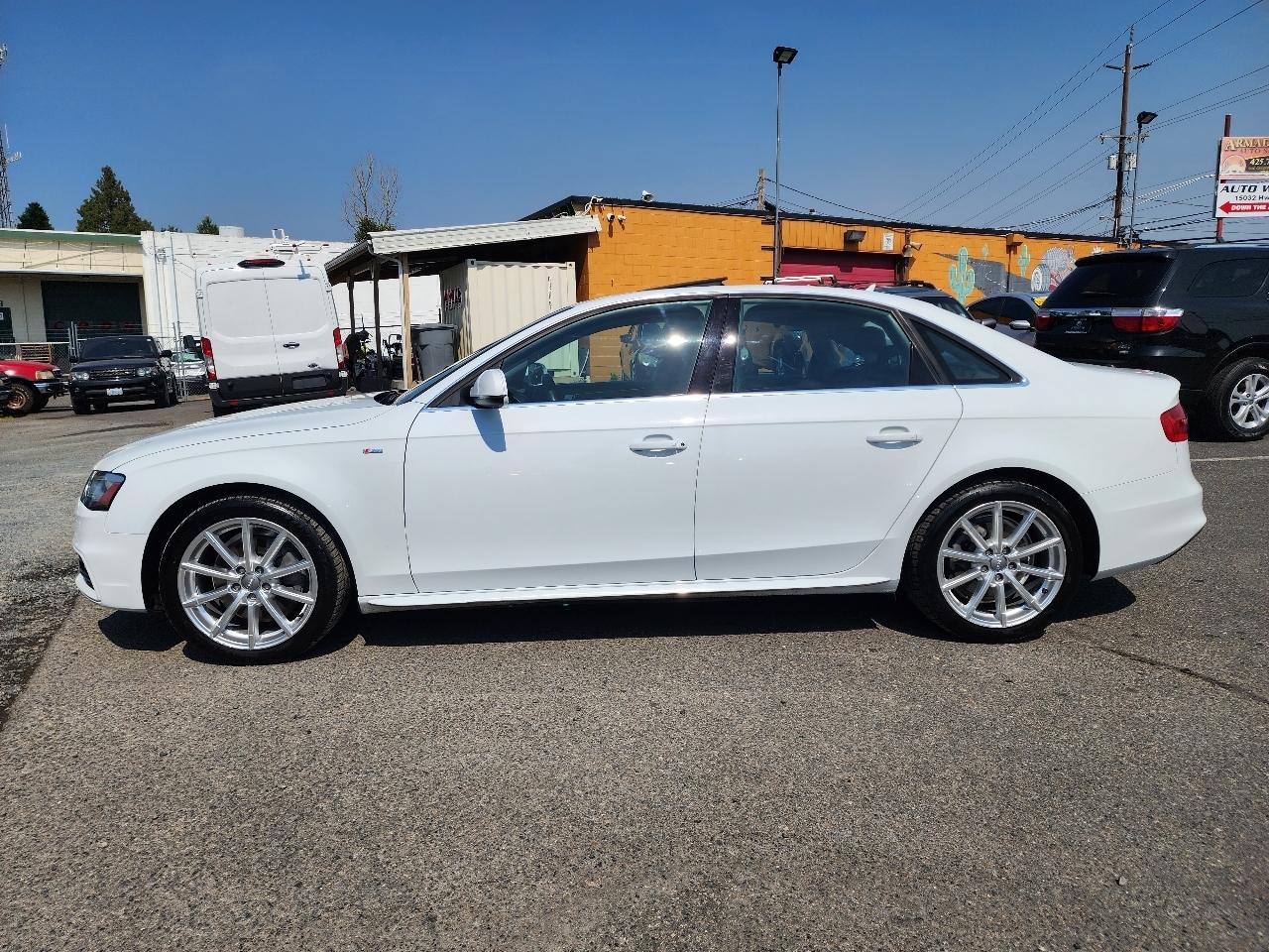 Audi A4 4dr Sdn Auto quattro 2.0T Premium Plus 2014