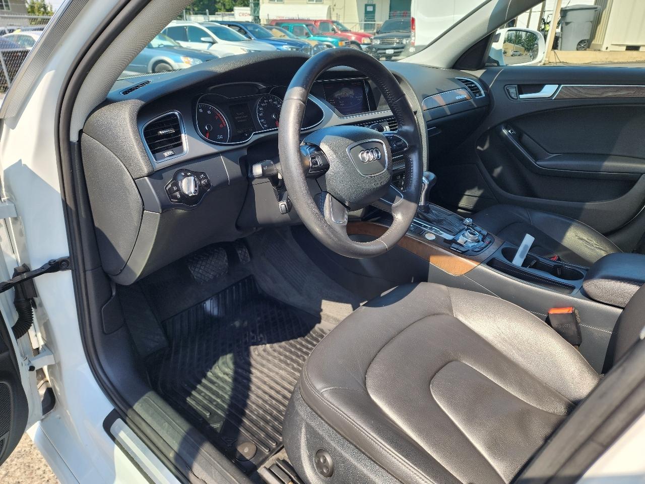 Audi A4 4dr Sdn Auto quattro 2.0T Premium Plus 2014