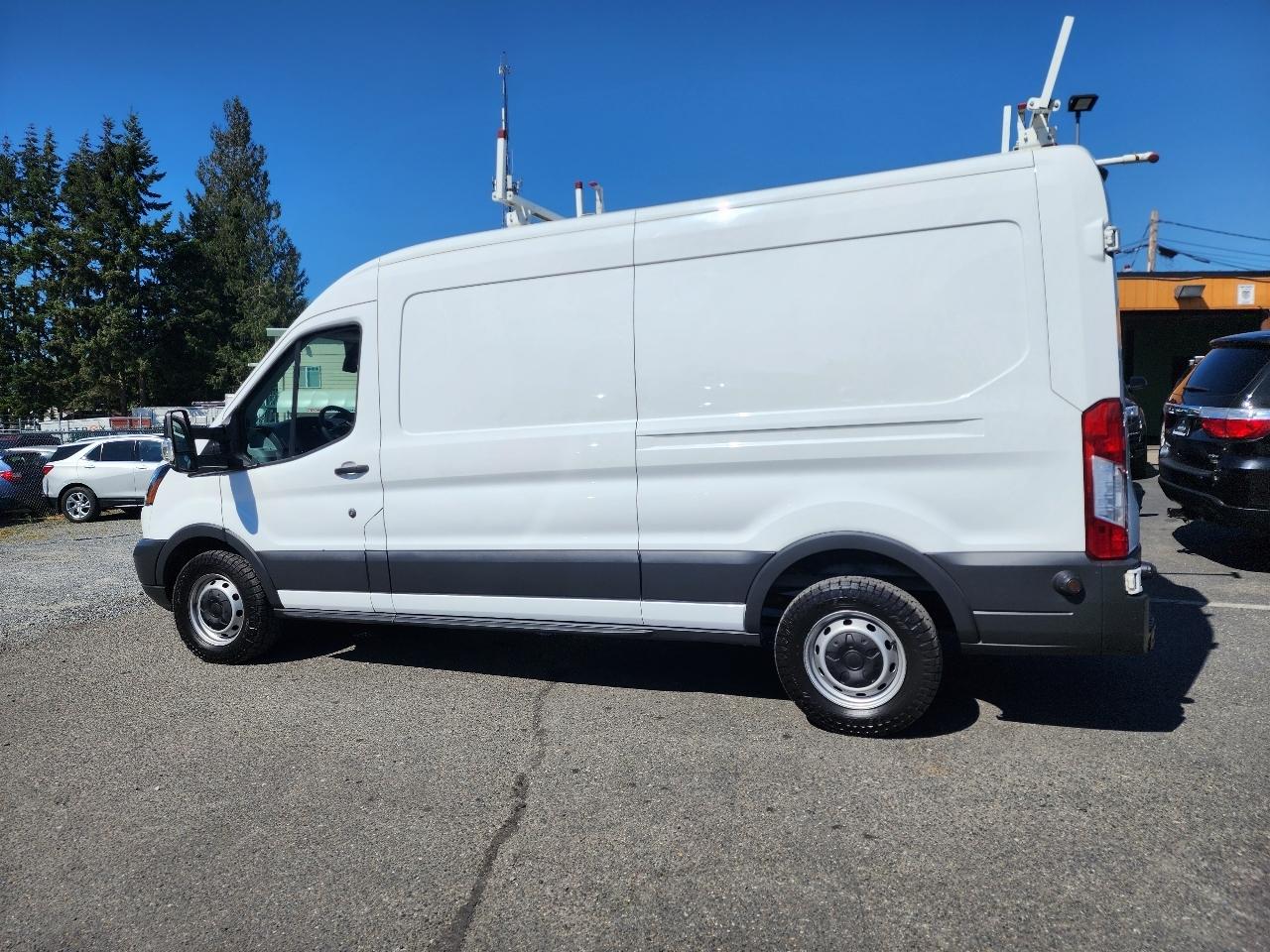 Ford Transit Van T-250 148" Med Rf 9000 GVWR Sliding RH Dr 2018
