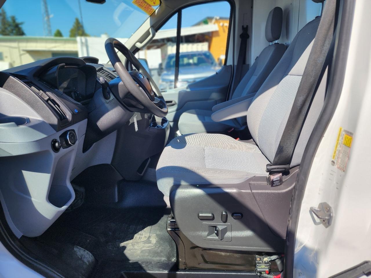 Ford Transit Van T-250 148" Med Rf 9000 GVWR Sliding RH Dr 2018