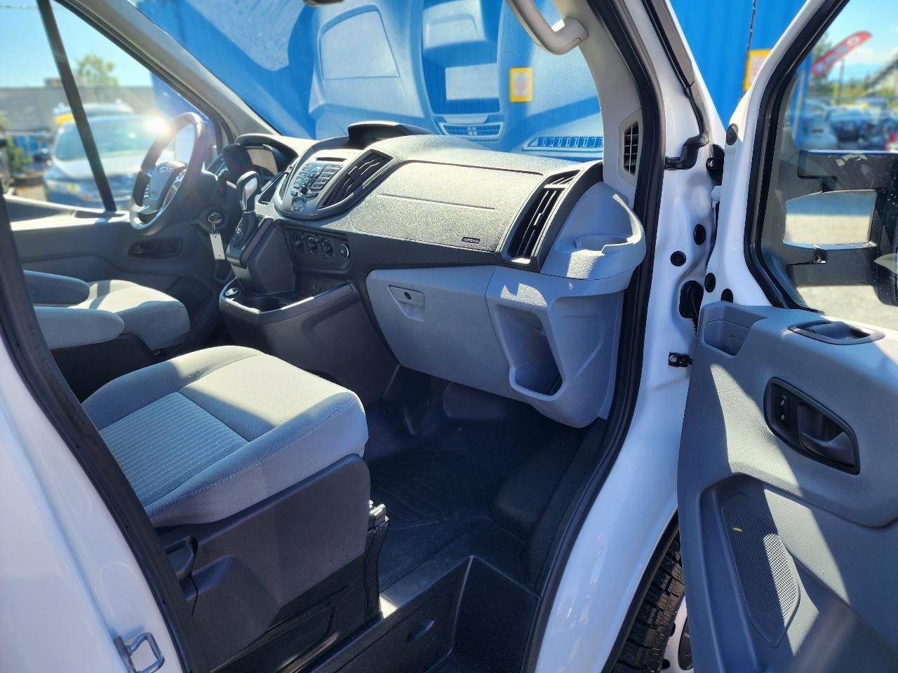 Ford Transit Van T-250 148" Med Rf 9000 GVWR Sliding RH Dr 2018