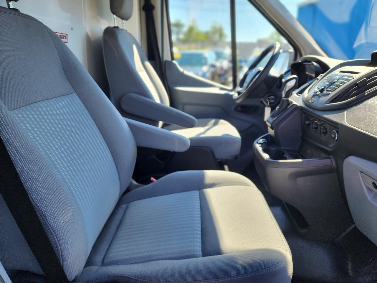 Ford Transit Van T-250 148" Med Rf 9000 GVWR Sliding RH Dr 2018