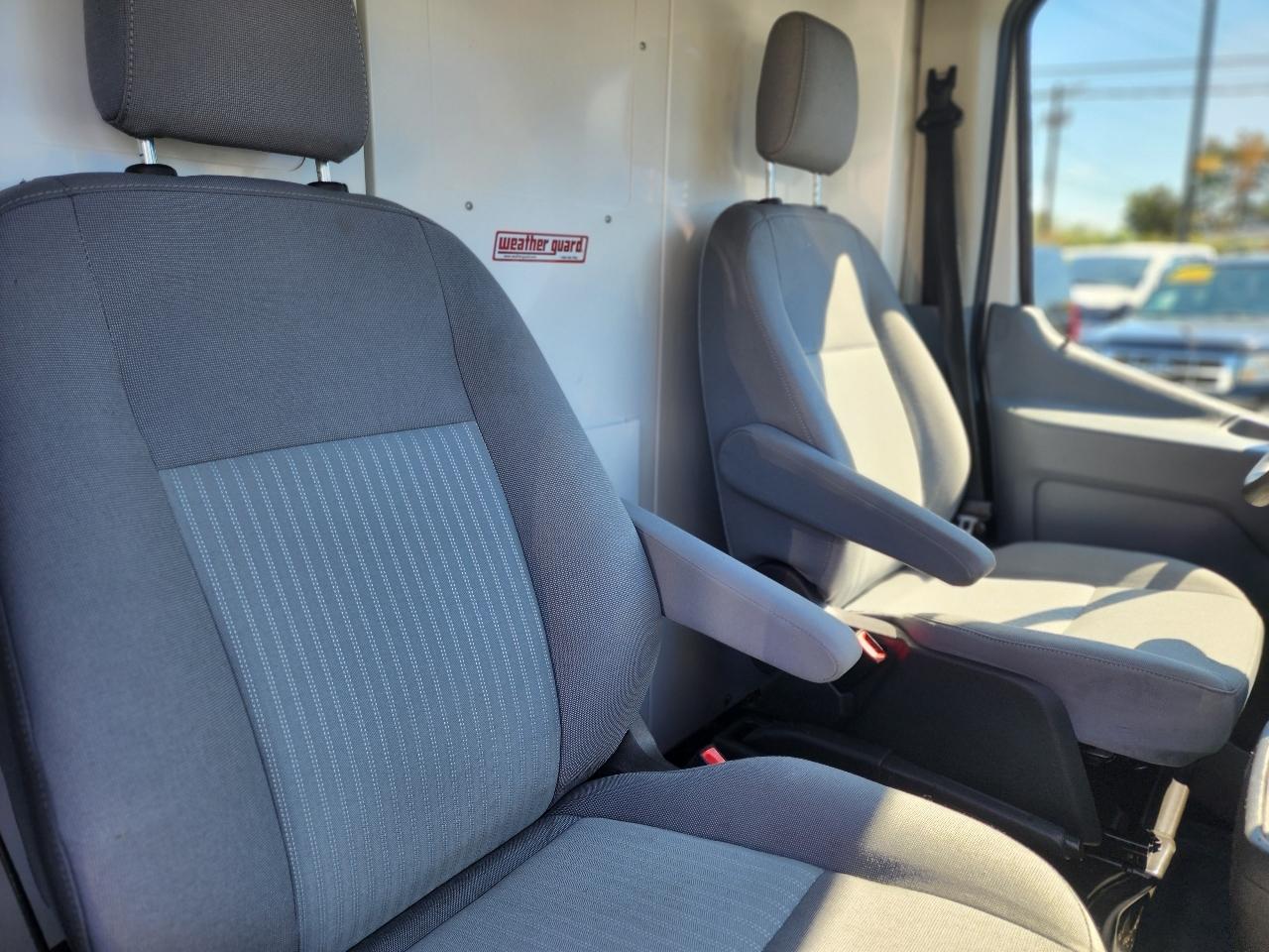 Ford Transit Van T-250 148" Med Rf 9000 GVWR Sliding RH Dr 2018
