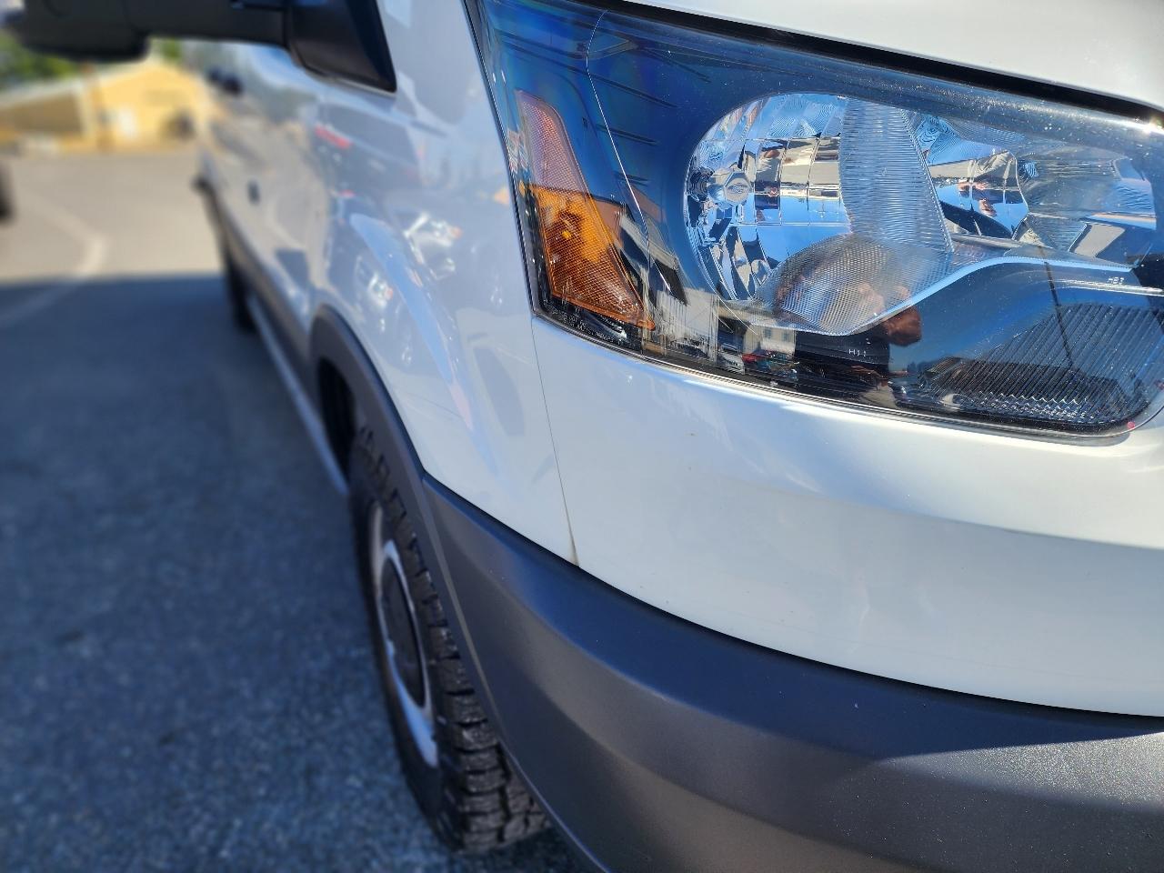 Ford Transit Van T-250 148" Med Rf 9000 GVWR Sliding RH Dr 2018