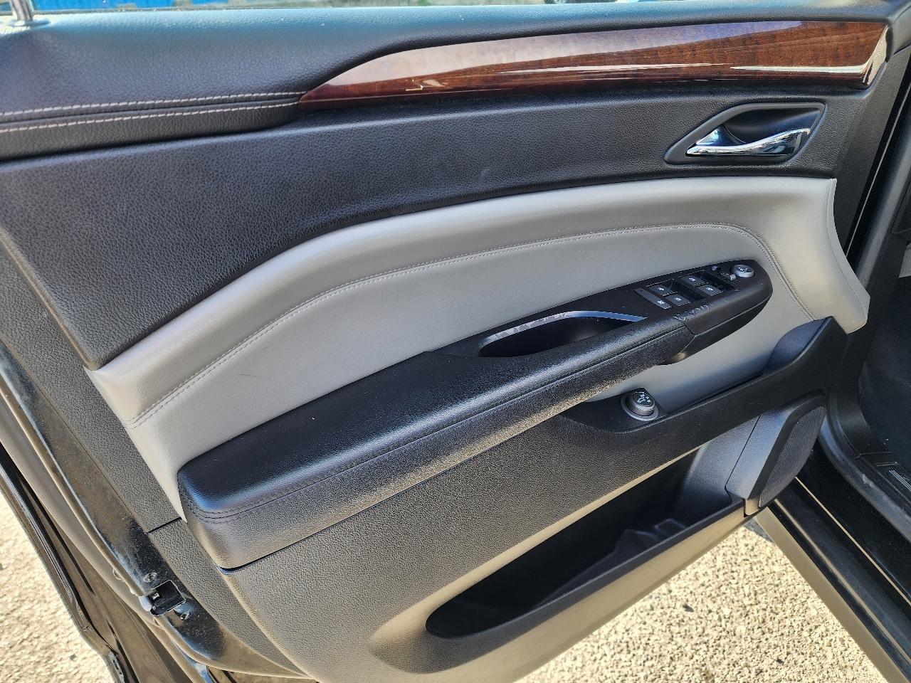 Cadillac SRX Luxury Collection 2010