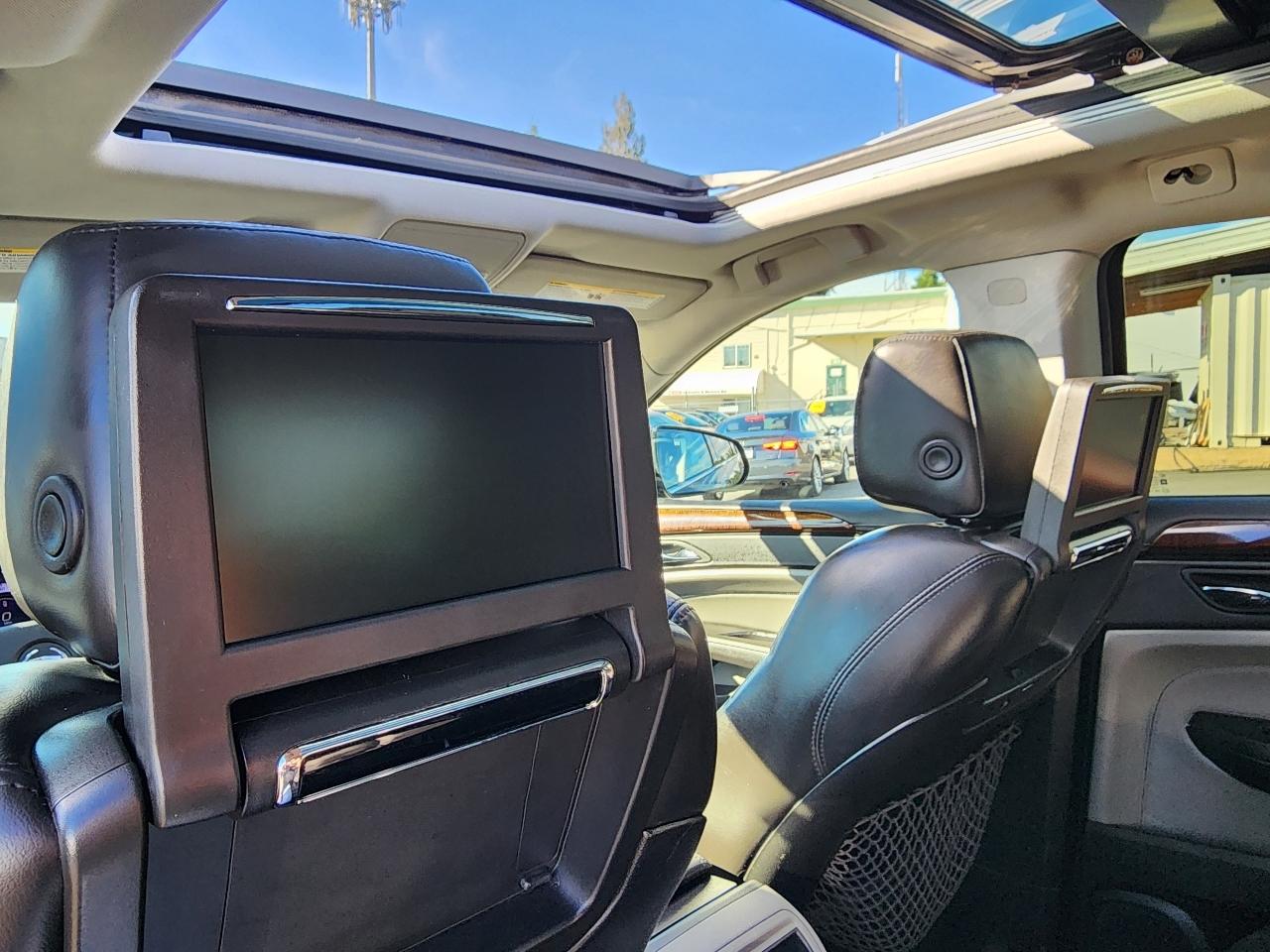 Cadillac SRX Luxury Collection 2010